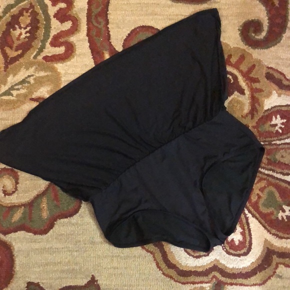 LIZ CLAIBORNE Size 16W Swim Skirt with Brief BLACK Modest Bikini
$49 NEW - Picture 10 of 11
